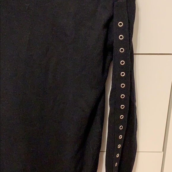Long sleeve black sweater - Picture 2 of 3